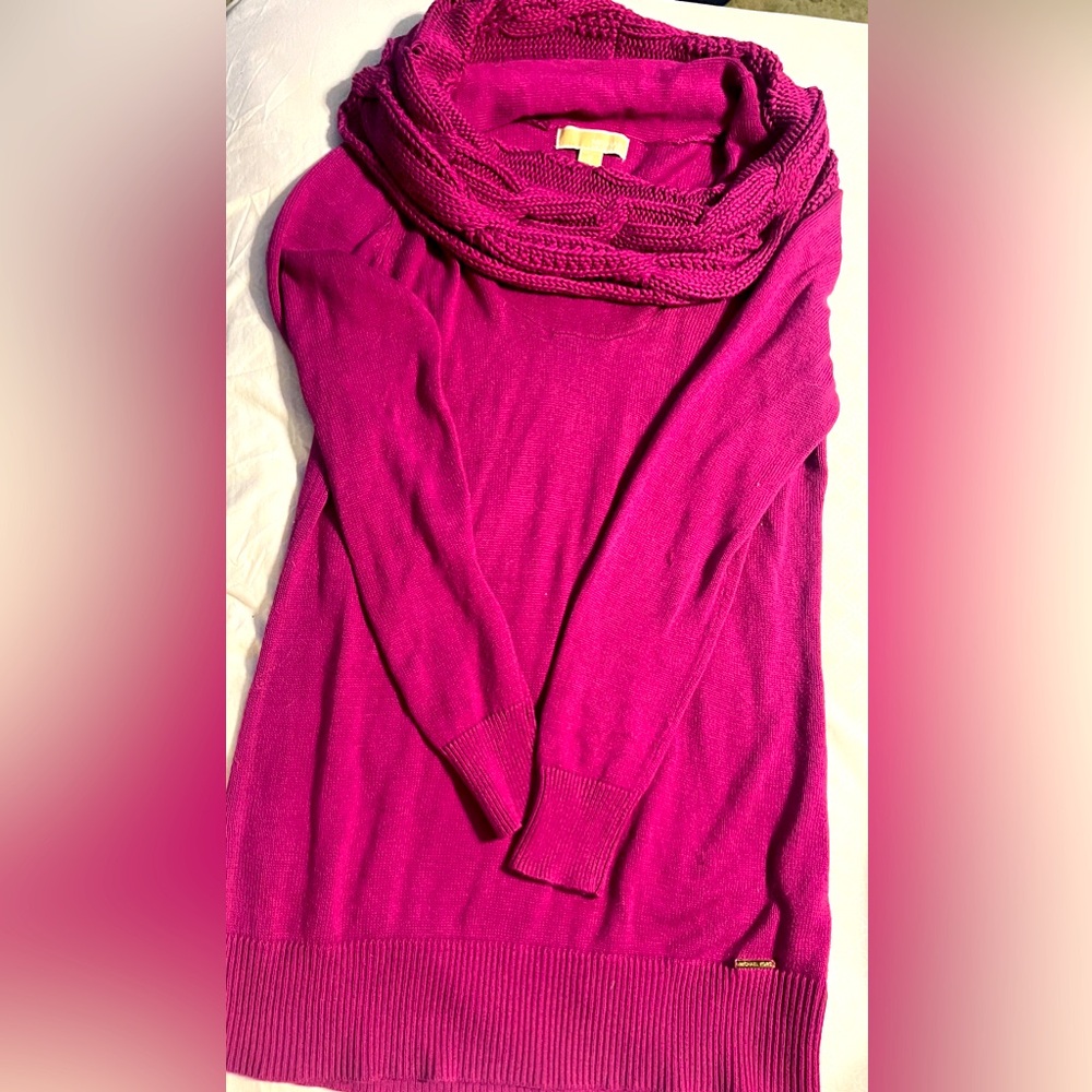 Michael Kors medium hot pink sweater. Smoke free home.